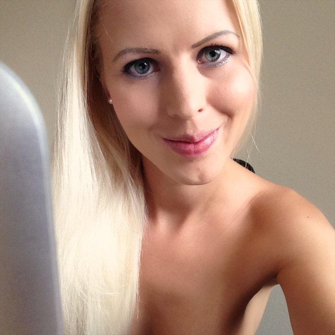 I have a free webchat slot starting in 10 minutes, talk with me on http://t.co/LDEds7Mcha http://t.c<a href="/tag/show"class="tags"><span>#show</span></a><a href="/tag/skype"class="tags"><span>#skype</span></a>