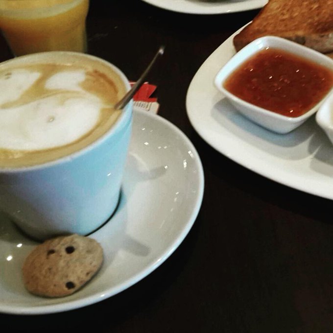 Desayuno rico y sano! ?✌ A ponerle onda que empieza la semana ? http://t.co/liPwRh91uX