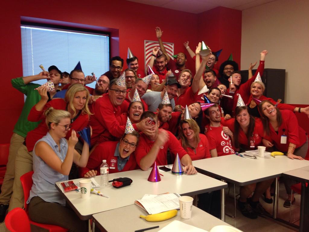 KellyPoppler's tweet photo. T1375 is ready to #hosttheparty!  Bring on FNM! #guestfirst #D126proud @MurrayWWilliams @pear_laura @ShannonGehrmann http://t.co/Y0iwMosZnO