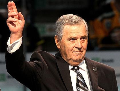 Happy birthday to Harry Sinden! He was the coach for Team Canada \72 at the Summit Series. 
