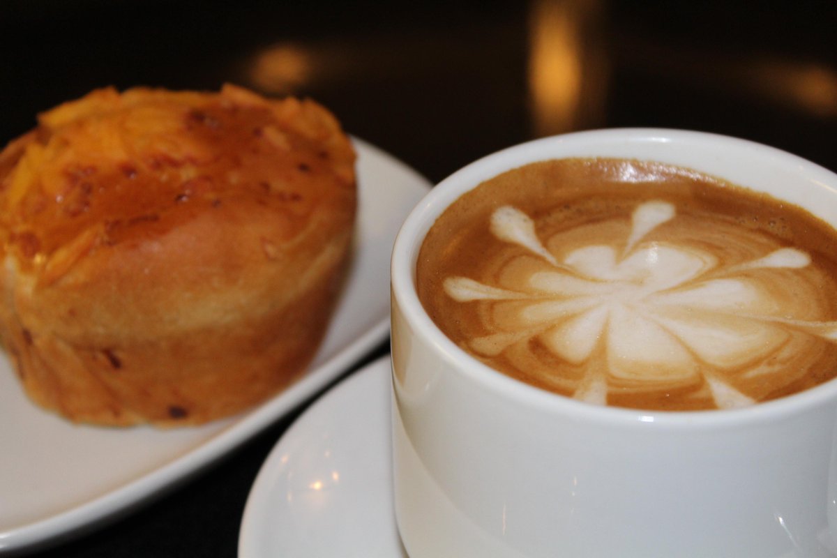 CafeMetAlbrook's tweet photo. La vida es lo que inicia después de una buena taza de cafe #CafeMet #AlbrookMall http://t.co/EmeYxmccud