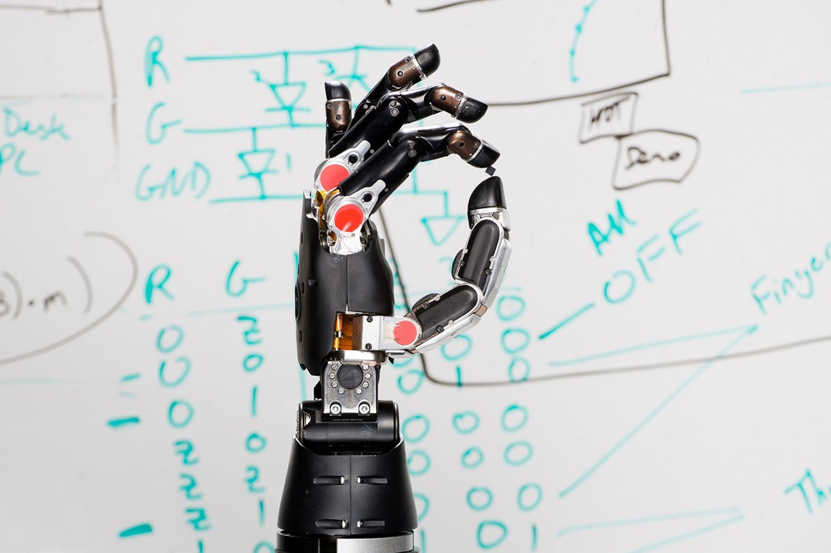 TheNewBionics's tweet photo. Bionic Hand can feed physical sensations directly to the Brain - http://t.co/9UPd828N50 via @wireduk #Prosthetics http://t.co/fAF6NbJQBm
