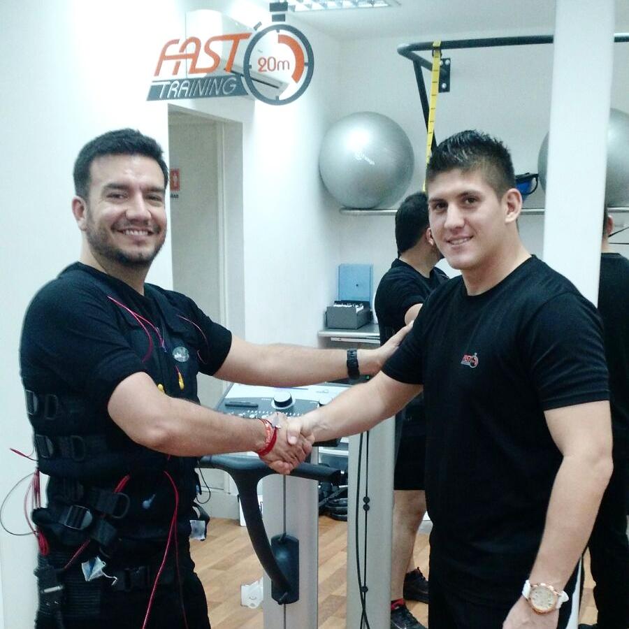 FastTrainingLab's tweet photo. Felicitamos a @jgadban por ganador de 4 sesiones #Reto20M #Repost #likes
#resultados #premio #motivación #strong http://t.co/eyHM75eNO1