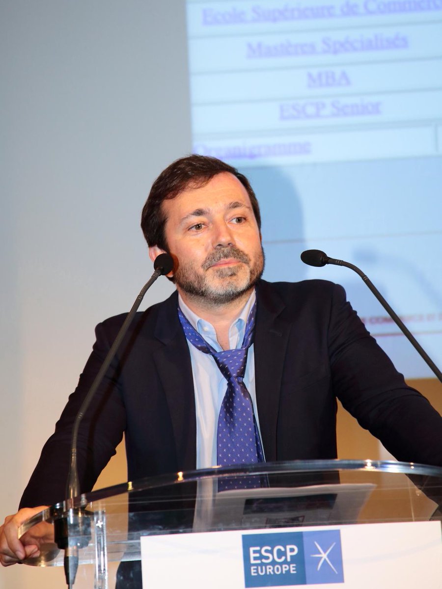 ESCP_bs's tweet photo. Stephane Distinguin, Founder & CEO @FABERNOVEL, is the MIM class sponsor #HelloMIM w/ @fano (nice tie BTW) http://t.co/C6CVmgoyoj