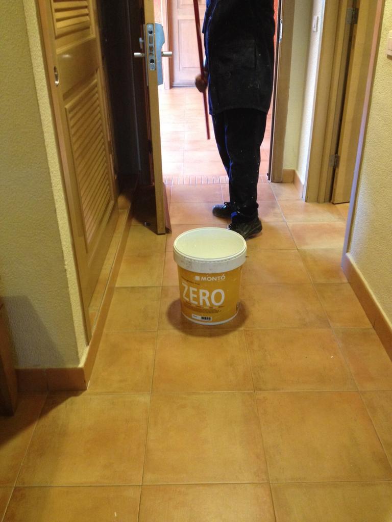 1305quino's tweet photo. @PinturasMontoMX en accion zero antibacterial en la riviera maya http://t.co/0VhG5KvvdE