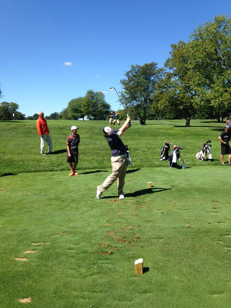 HobanBoysGolf's tweet photo. Logan hitting it on the green below the hole on number 14 @WoosterCC @GeneralCupGolf #golow #dontgolong http://t.co/0l6RBdevHc