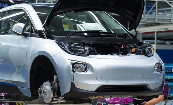 auto's tweet image. Self-driving cars could be closer than we think, as automakers begin hiring software... inside.com/cars/u6q26/Sel… #news