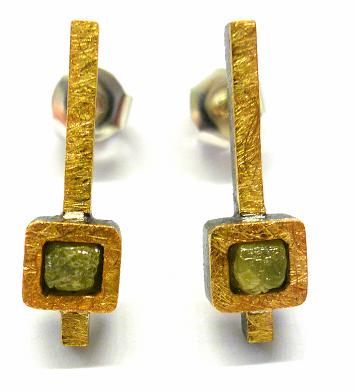 gemmajoies's tweet photo. pendientes de diamante en bruto plata y oro. En nuestro stand @soudart #showmarket #lamerce. 19/20 septiembre http://t.co/u0iNR0Uf5w