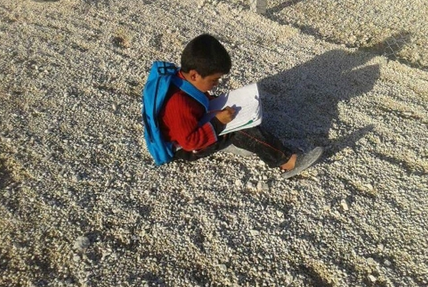 newhumanitarian's tweet photo. Why has #Turkey handed out over $1 million in fines to NGOs helping keep #Syrians alive?
http://t.co/8Jbb9mcrAg http://t.co/YMVtnKp9Mv