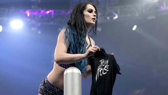 chandruvicky007's tweet photo. RT- @BellaTwins (Nikki)
Fav - @MsCharlotteWWE 
#DivasTitleMatch 
Reply for @RealPaigeWWE http://t.co/6mO1mtujds