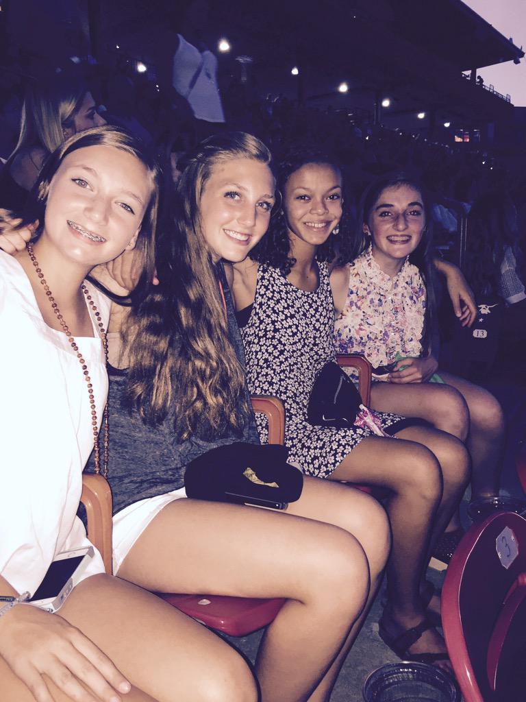 Had such a fun time with these lovely ladies at the Ed Sheeran concert! He was AMAZING!!!!!