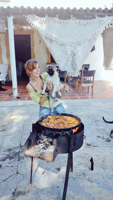 Dia de rica paella con los bichillos ! 😍😍 @irinavega http://t.co/EHROjI6J4s<a class="tags" target="_blank" title="On Twitter" href="/?out=eyJ0eXAiOiJKV1QiLCJhbGciOiJIUzUxMiJ9.eyJpYXQiOjE3MjEyMDQ2ODYsImlzcyI6InR3cG9ybnN0YXJzLmNvbSIsIm5iZiI6MTcyMTIwNDY4NiwiZXhwIjoxNzUyNzQwNjg2LCJyZWRpcmVjdF91cmwiOiJodHRwczovL3R3aXR0ZXIuY29tL2lyaW5hdmVnYSJ9.vM8b8AgTWZ2YYtSOci2iPX0MOM4GxKCp2sT3hLssAYFO6S-9rerzRwQv-62YUvb37rMCvMQUq7NSQhK8F7PqmA">@irinavega</a>