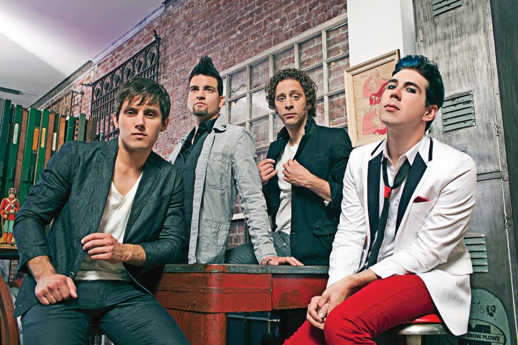 ConcertLifeTO's tweet image. NEW MUSIC : Marianas Trench - "One Love" torontoconcertlife.wordpress.com/2015/09/14/mar…