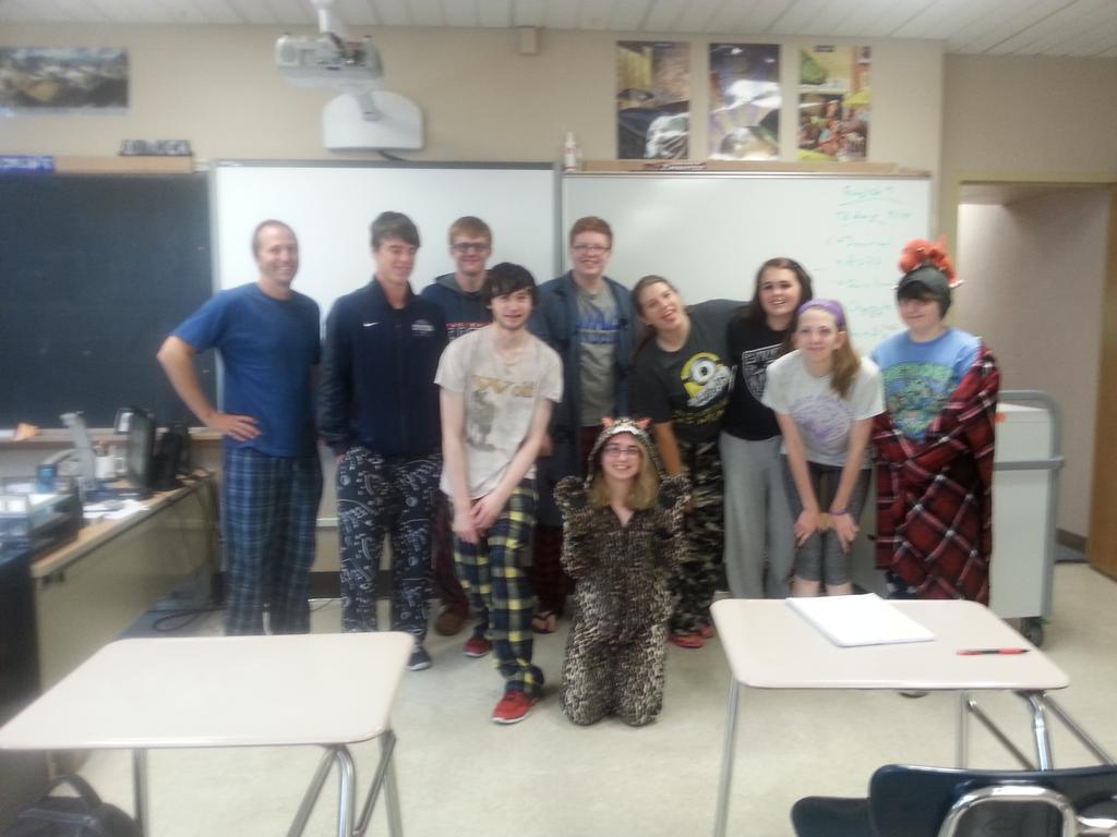 2016nerdfighter's tweet image. Senior Avid