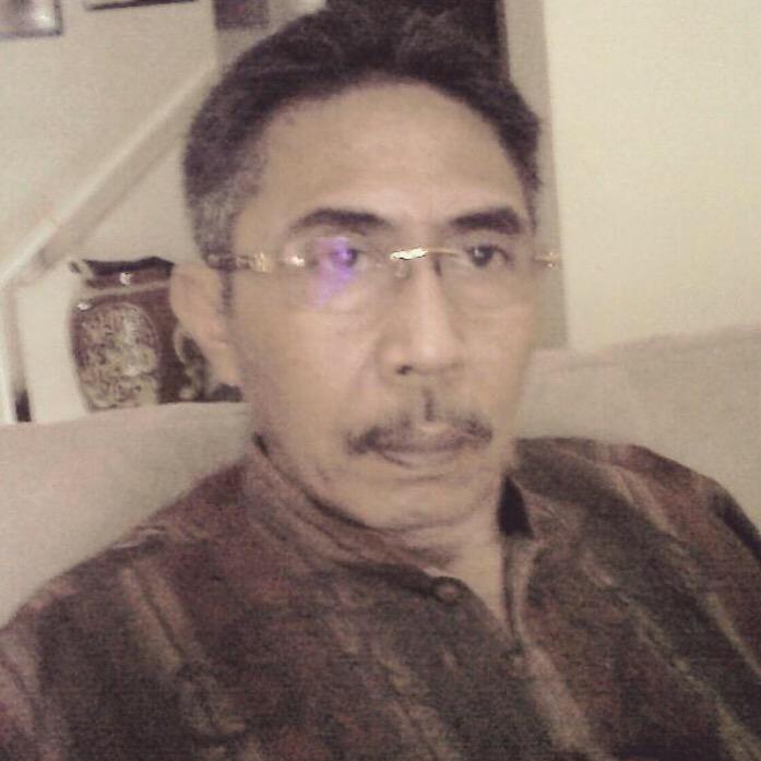 Selamat ulang taun Papah cintaku selalu untukmu dan berkah rahmat Allah selalu menyertaimu ..i Love you pah forever