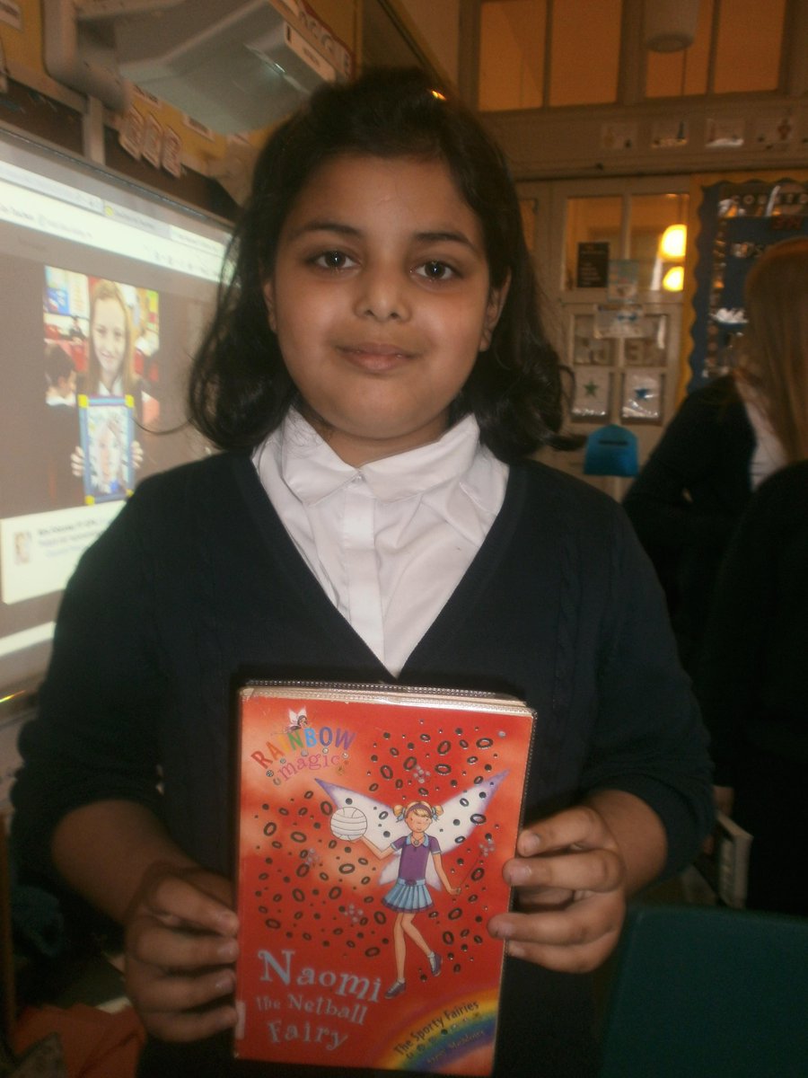 BrillBookClub's tweet photo. Here are our #newmember pair from p5 showing off the books that they are reading. http://t.co/NqpNB808PE