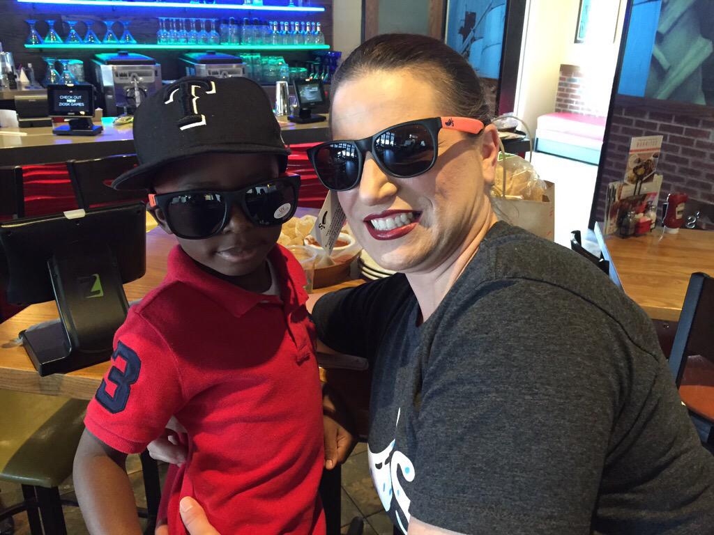 KelleyEBryant's tweet photo. Marcy and Mattie sportin' their shades for the kids at St Jude! #guestconnection #lovemyteam #raisinmoney β€οΈβ€οΈ http://t.co/7mW4Z4QUdX