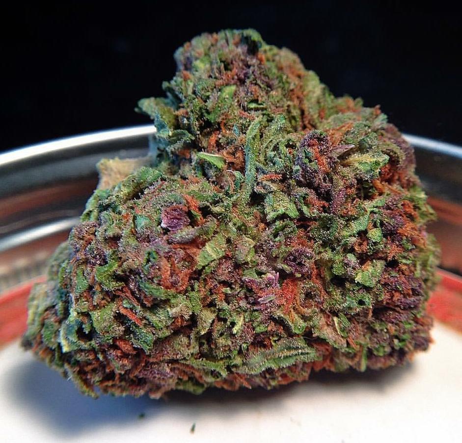 Rt if you agree this is WEED PORN.