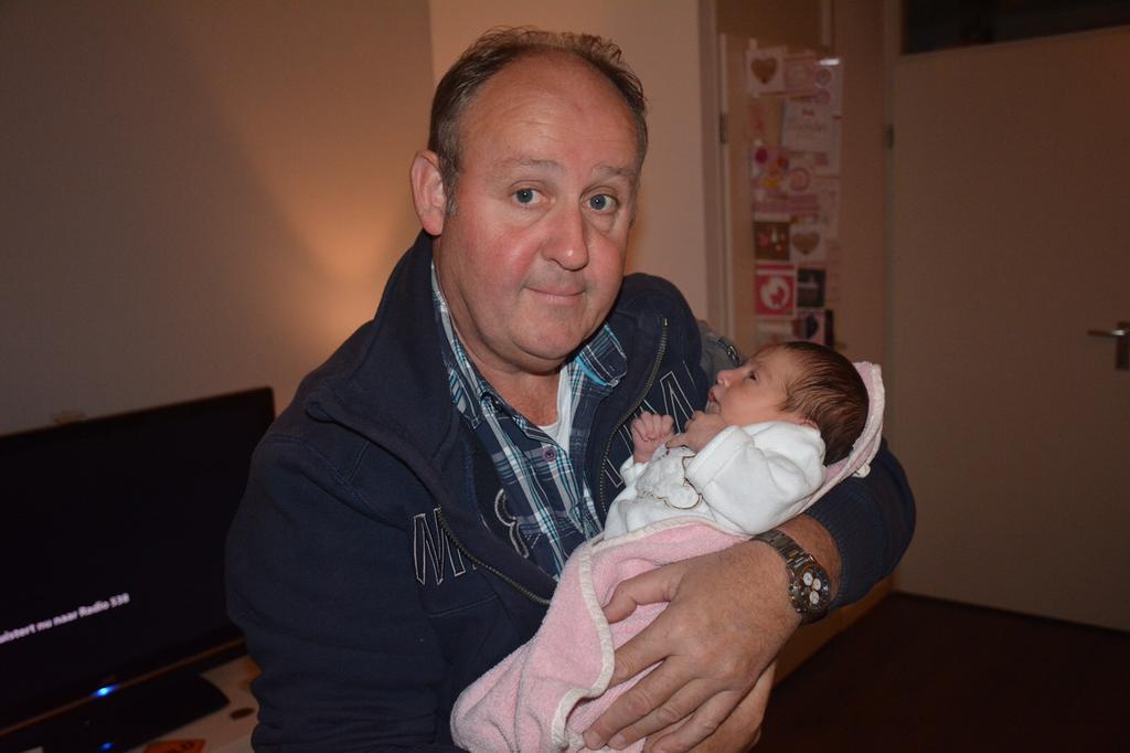 JohanBalvert's tweet image. De kleinste telg van de familie. Wat is ze mooi