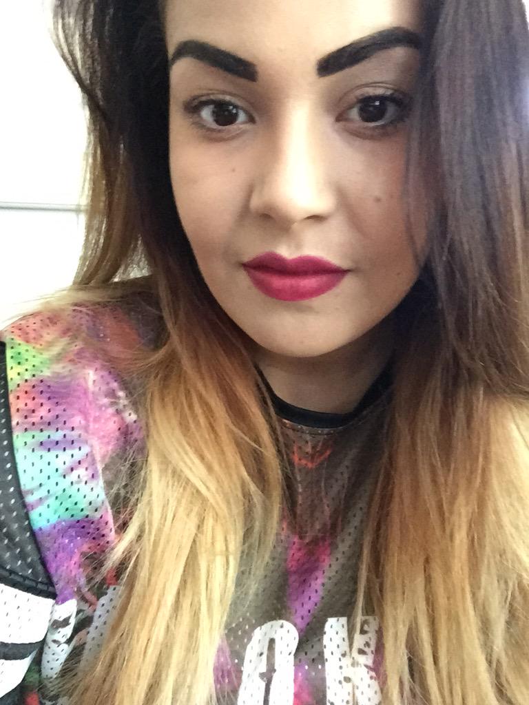 ChloePookie's tweet photo. #selfshot #poser #pictures #Amsterdam #F4F http://t.co/DBdUIcKboX