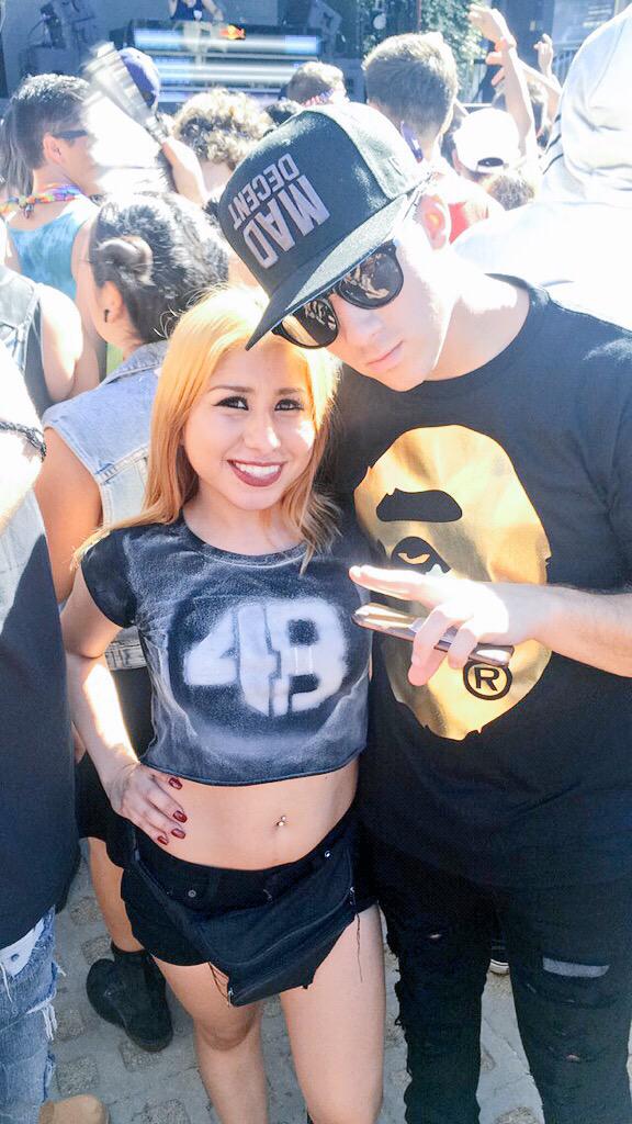 melissatflowers's tweet photo. I fucking met @DJ4B in the crowd!!! He fucking killed it yesterday 🙌🏼4⃣🅱 #MDBPSD @MDBlockParty http://t.co/2ejhXvH1I6