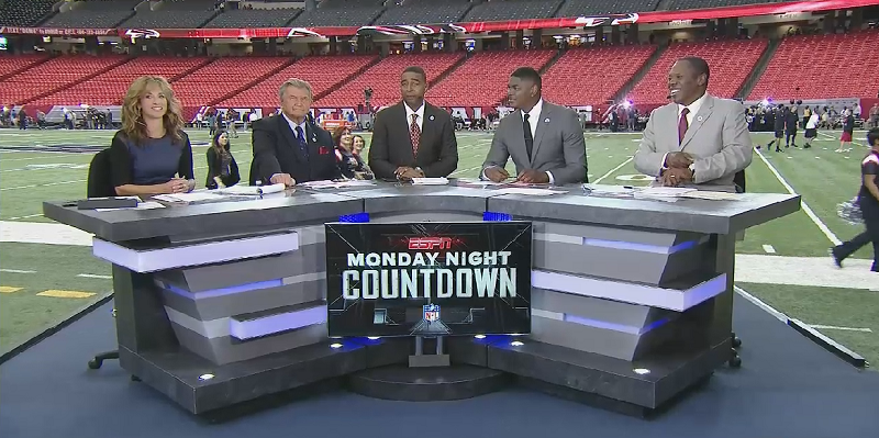 SportsCenter's tweet photo. "We just want to dedicate this season to our friend Stuart Scott." - Suzy Kolber on @ESPNMondayNight http://t.co/zSk4cPzgfO