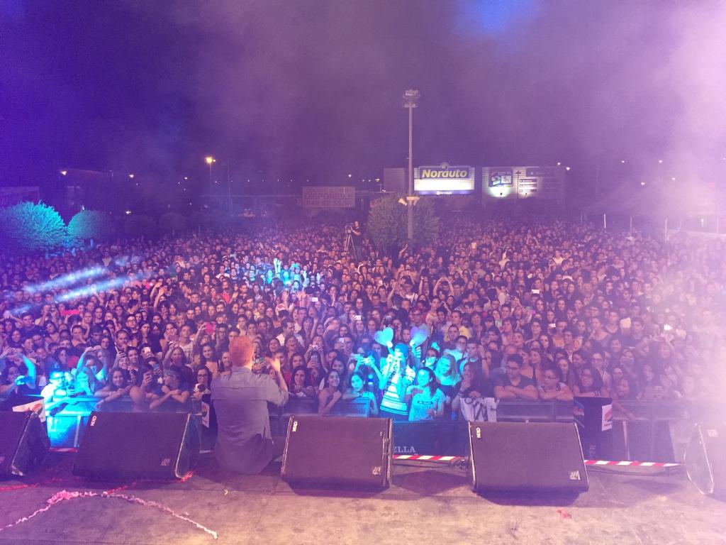 TonyAguilarOfi's tweet photo. #Murcia40pop Dándolo todo ahora con @Currice http://t.co/Afj4TJGmEt