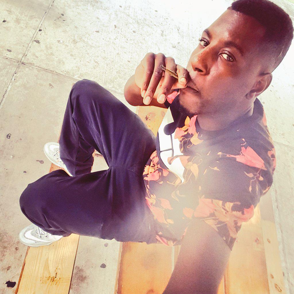 MajorLowKey's tweet image. Life crazy .. #RIParadiseNeNe