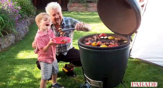 merewilsh's tweet photo. When he says "Netflix and chill" but you just trying to "Netflix and grill" http://t.co/4pQXyOF4aL
