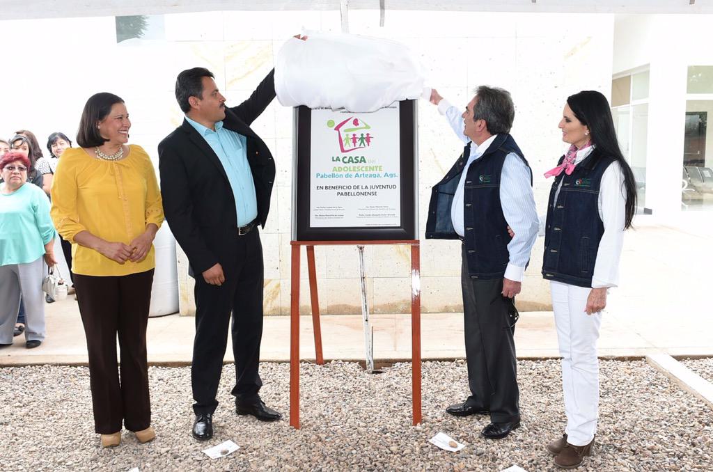CarlosLozanoAgs's tweet photo. Inauguramos la #CasaDelAdolescente en Pabellón de Arteaga, un compromiso por los jóvenes y adolescentes de #AGS. http://t.co/lQ2XJJcD5X