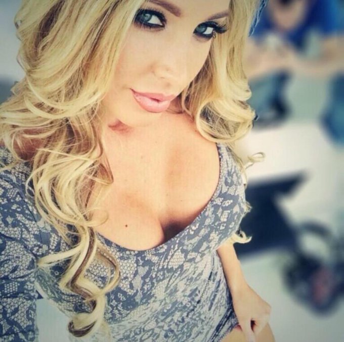 Just added new items to my web store 💋 http://t.co/izncxukQXA http://t.co/DMG9IfBmPF<a href="/tag/nsfw"class="tags"><span>#nsfw</span></a><a href="/tag/samanthasaint"class="tags"><span>#samanthasaint</span></a><a href="/tag/princessofporn"class="tags"><span>#princessofporn</span></a>