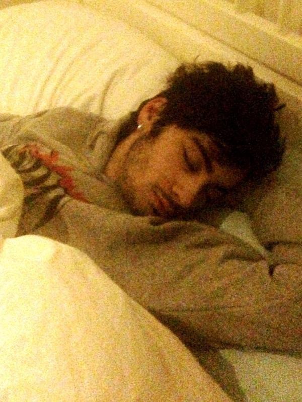 cyazeke's tweet photo. mcm ... Sleepin Beauty http://t.co/LAkbLKgdkF
