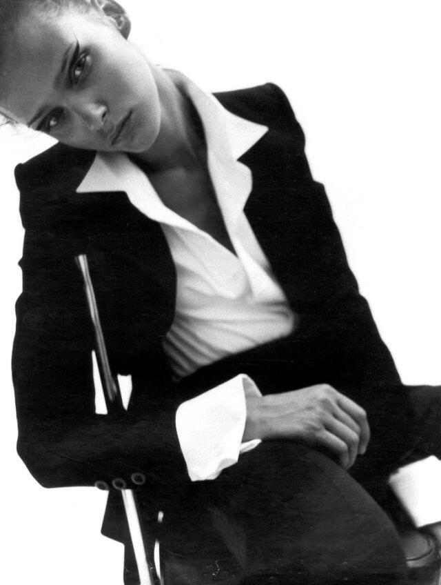 Happy birthday Carmen Kass 