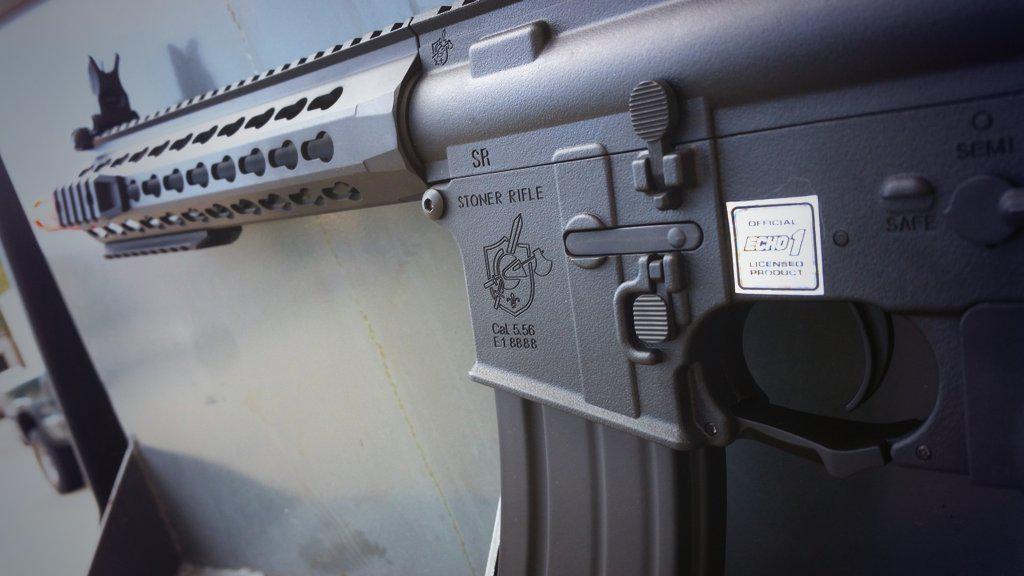 airsoftms's tweet image. $200? Are you serious? The #echo1 SR16E3 #keymod #airsoft #aeg performs way above its price bit.ly/sr16e3