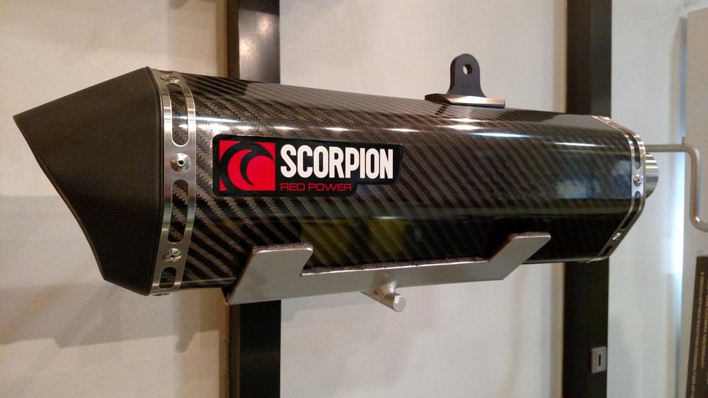 mototematicos_'s tweet photo. Escapes #Scorpion para #BMW1200 en @Mototechnik 
@BMWMotorrad @BMWChileOficial @WingsExhausts http://t.co/FYTyYCXVR1