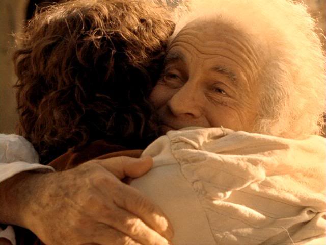 Old Bilbo, Sir Ian Holm, had a birthday last Saturday. Happy belated birthday Ian!  
