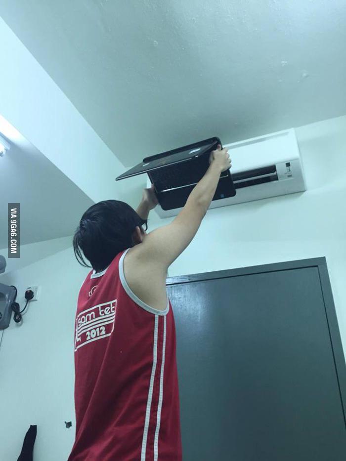 NotPhilSchiller's tweet image. #GetaMac