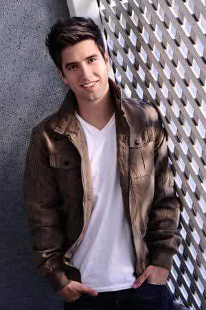 Happy Birthday to Logan Henderson :) 