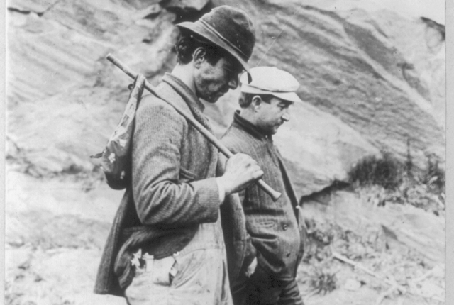 mental_floss's tweet image. 15 Rules From the Hobo Ethical Code of 1889 — bit.ly/1UQnx5q