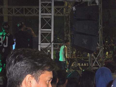 Pas Patriot city fest 2015 <a href="/REVENGETHEFATE/">REVENGE THE FATE</a> disamping panggung jadi gakeliatan deh 😞 tpi yg pasti kalian luarbiasa \m/