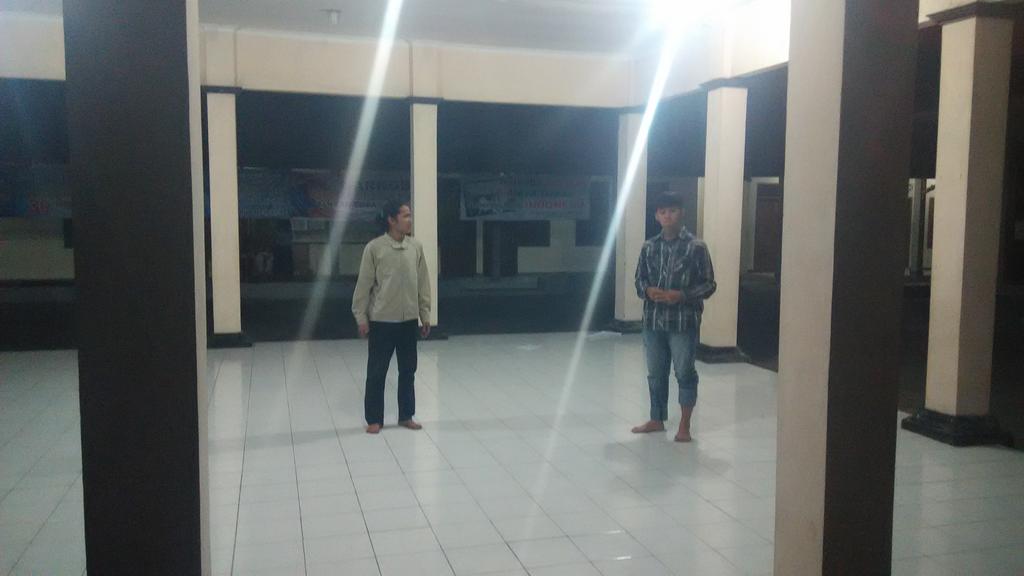 Latihan tetep lanjut yah.. SemangArt. #MacbethTangga15 <a href="/UMYogya/">UMY</a> <a href="/penmaruumy/">arek arek</a> @anakUMY <a href="/MabaUMY/">Mahasiswa Baru UMY</a> <a href="/umyjogja/">UMY</a>