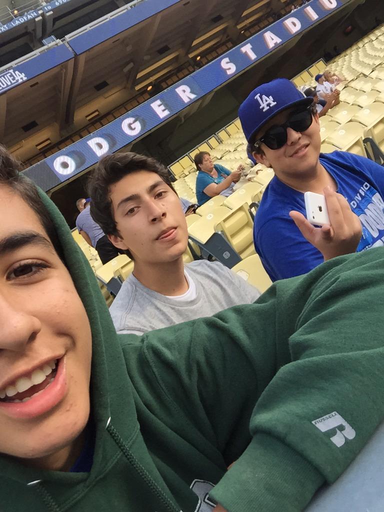 _jcmadrigal's tweet photo. AYYYYYY #dodgergame #rowAA http://t.co/CbTQZSVXc6