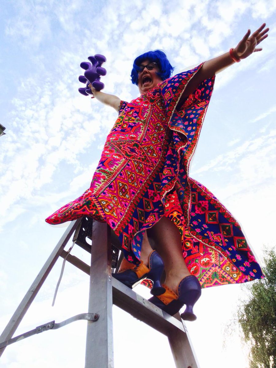 malia_matsumoto's tweet image. @Bogglebang #stylishpioneer #CoCa #onaladder