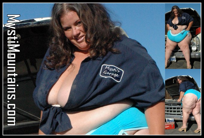 Engine grease can be sexy! Me &amp; my '57 Nash @RickyDanielsArt used these pics to do an artwork of me circa<a class="tags" target="_blank" title="On Twitter" href="/?out=eyJ0eXAiOiJKV1QiLCJhbGciOiJIUzUxMiJ9.eyJpYXQiOjE3MjI0MTg4NjcsImlzcyI6InR3cG9ybnN0YXJzLmNvbSIsIm5iZiI6MTcyMjQxODg2NywiZXhwIjoxNzUzOTU0ODY3LCJyZWRpcmVjdF91cmwiOiJodHRwczovL3R3aXR0ZXIuY29tL1JpY2t5RGFuaWVsc0FydCJ9.I2Oase7EoudNBL8bj4PXg-nzoArcUoZaoR4KsvZC4B3xR7m2oNyQA84ubAABtZt9dRlkh3r2gyiHZuUgwWyZuQ">@RickyDanielsArt</a><a href="/tag/followfriday"class="tags"><span>#followfriday</span></a>