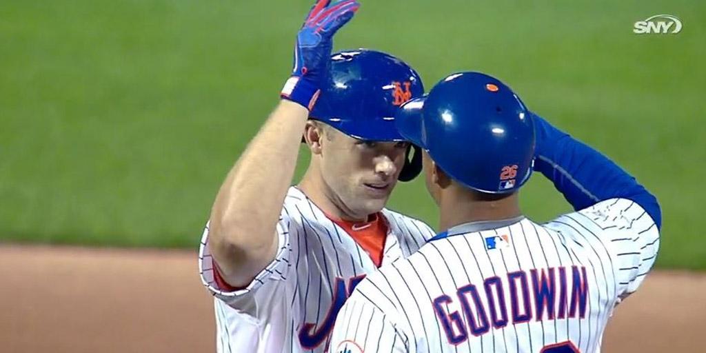 Mets's tweet image. Captain Wright delivers once again! WATCH: atmlb.com/1irpzrw #LGM