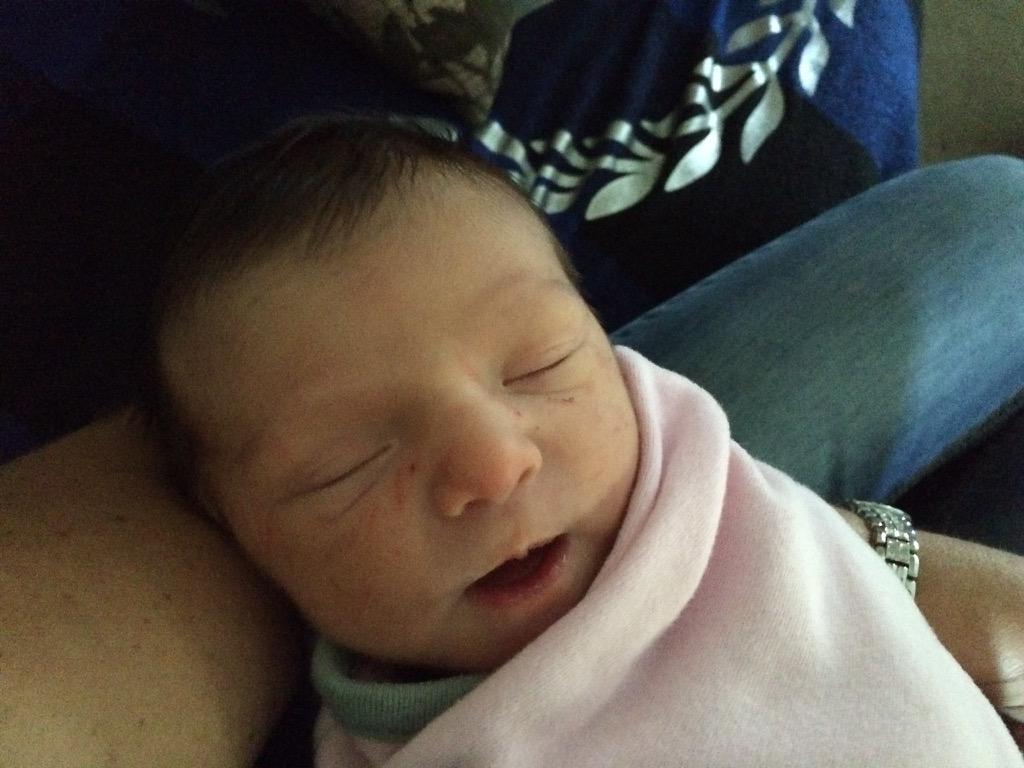prinzs_diana's tweet photo. @mbressler13 gets my vote for dad of the day howcouldyouleavethissweetbaby #SKB2 #precious #granddaughter #truelove http://t.co/zpNL7x6Yn1