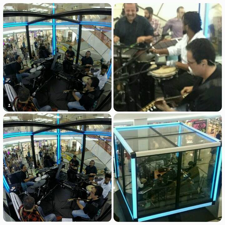 fieis_escudeiro's tweet photo. Alavonte no Cubo Show 
no Shopping da Bahia. 

#FCFieisEscudeiros 
#Alavonte
#Alavontê
#CuboShow
#ShoppingDaBahia http://t.co/eTuDuCRbqx