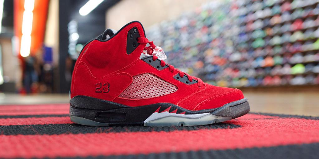 bufanda Muelle del puente emergencia Flight Club en Twitter: "Air Jordan 5 "Raging Bull." SHOP: http://t.co/iiGM6N7m4M http://t.co/qbUmjtapqd" / Twitter bufanda Muelle del puente emergencia Flight Club en Twitter: "Air Jordan 5 "Raging Bull." SHOP: http://t.co/iiGM6N7m4M http://t.co/qbUmjtapqd" / Twitter