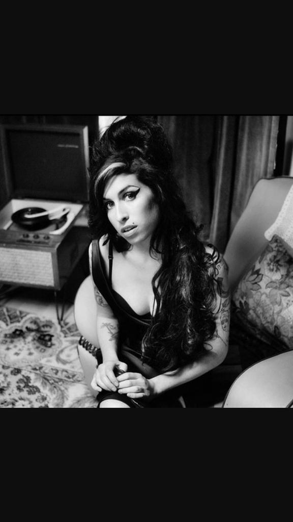 Happy birthday to the one and only Beautiful Miss Amy Winehouse . 