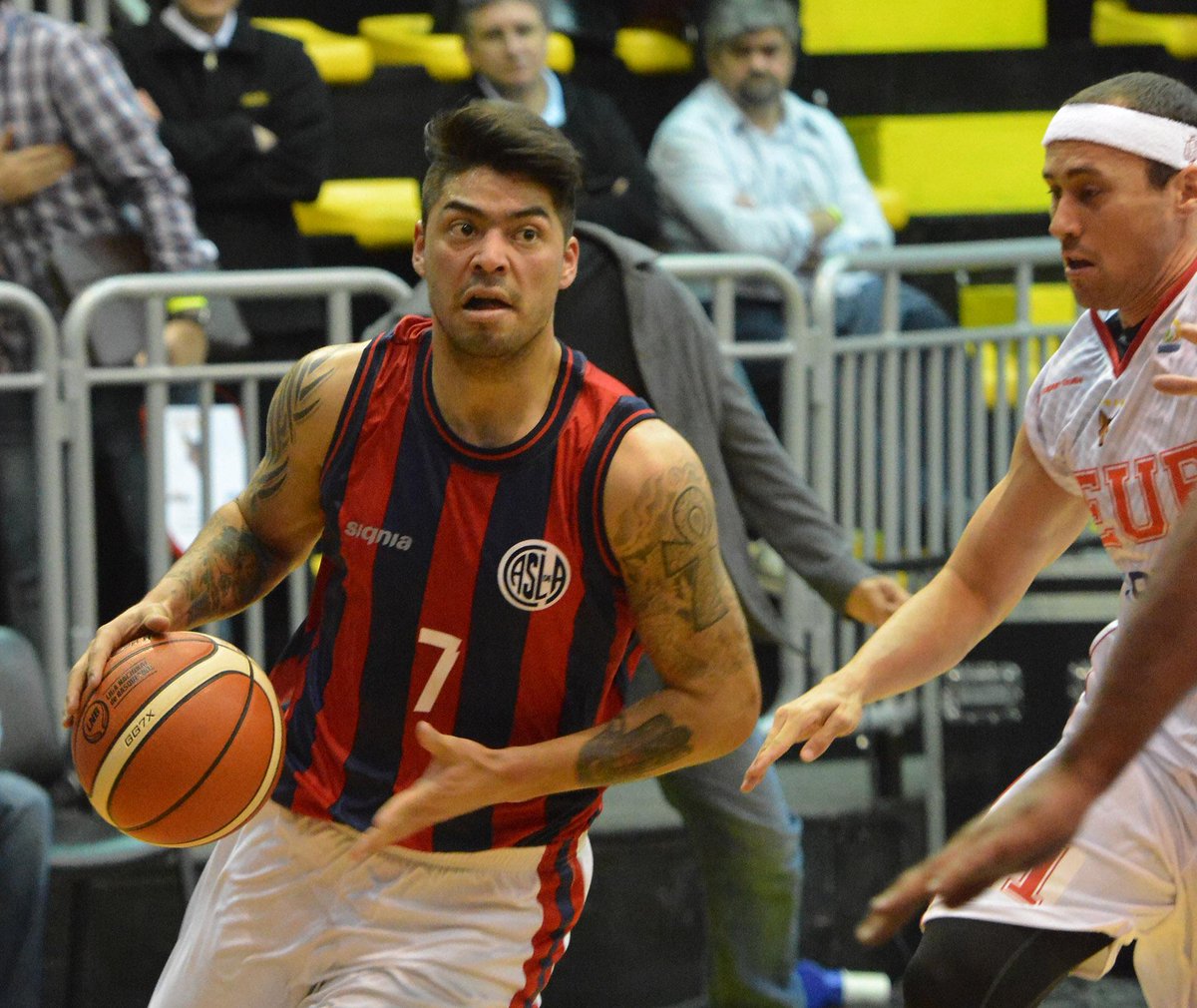 LigaNacional's tweet photo. Felicitaciones @SanLorenzo campeón de la #CopaDXTV luego de vencer a Uniceub de Brasil por 95-77 en la final http://t.co/XJuYSnGCQA